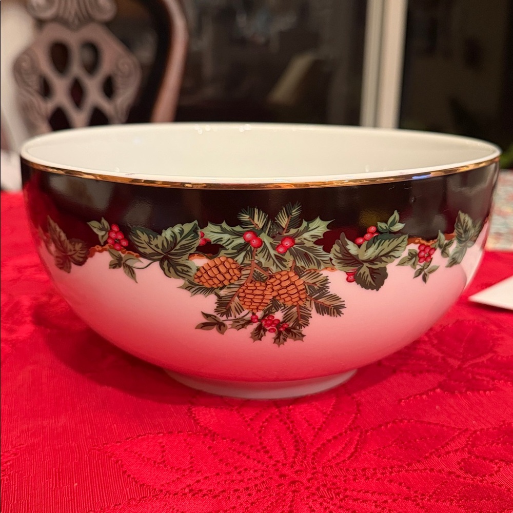 Waverly Holiday Bowl with Pinecone Design - Holly  and Berries  ,made in Poland